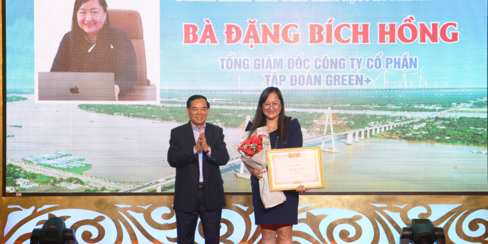 Tổng Giám đốc Tập Đoàn Green+ nhận Bằng khen “Doanh nhân tiêu biểu khối địa phương năm 2022”
